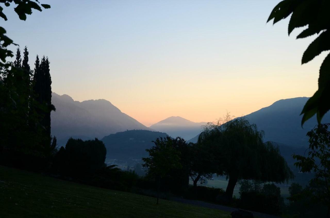 Le Chalet Des Pyrenees St Savin Saint-Savin  エクステリア 写真